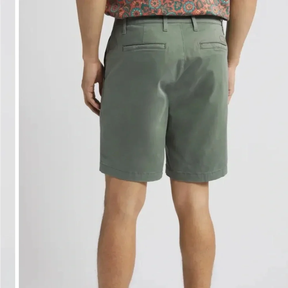 AG Wanderer 8.5-Inch Stretch Cotton Chino Shorts 30
